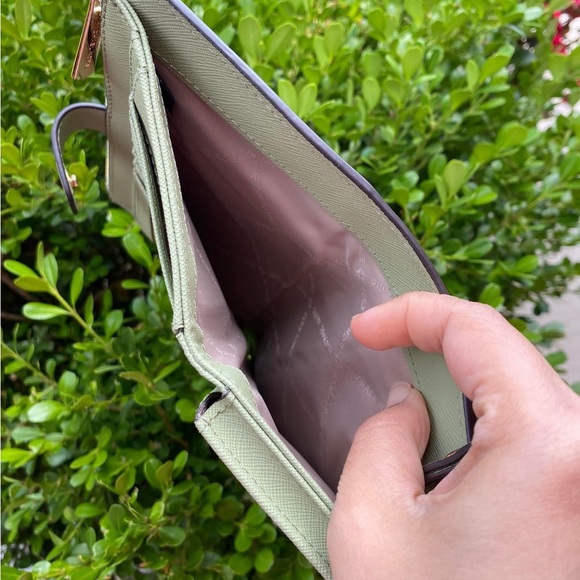 Michael Kors Jet Set Travel LG Double Zip Wristlet - Picture 5 of 5